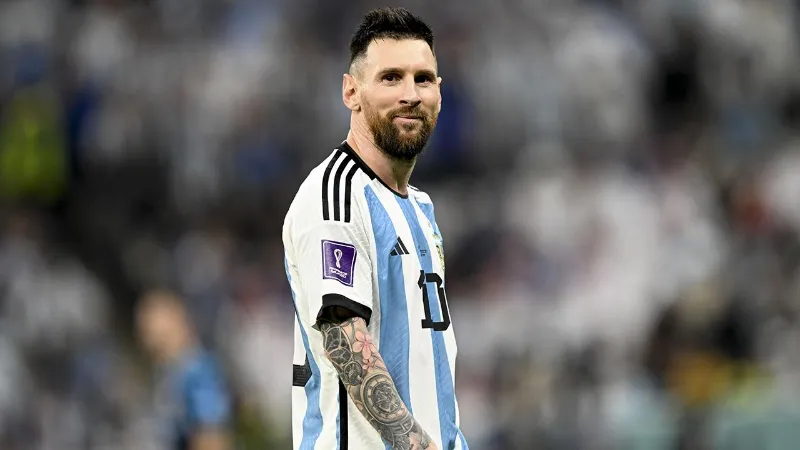 Huyền thoại bóng đá với thu nhập "khủng" - Lionel Messi